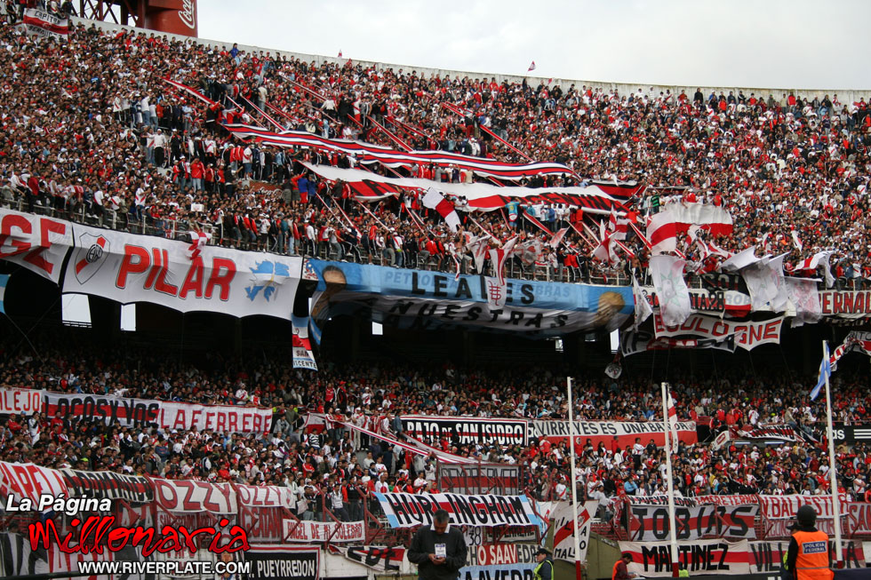 River Plate vs Banfield (CL 2009) 11
